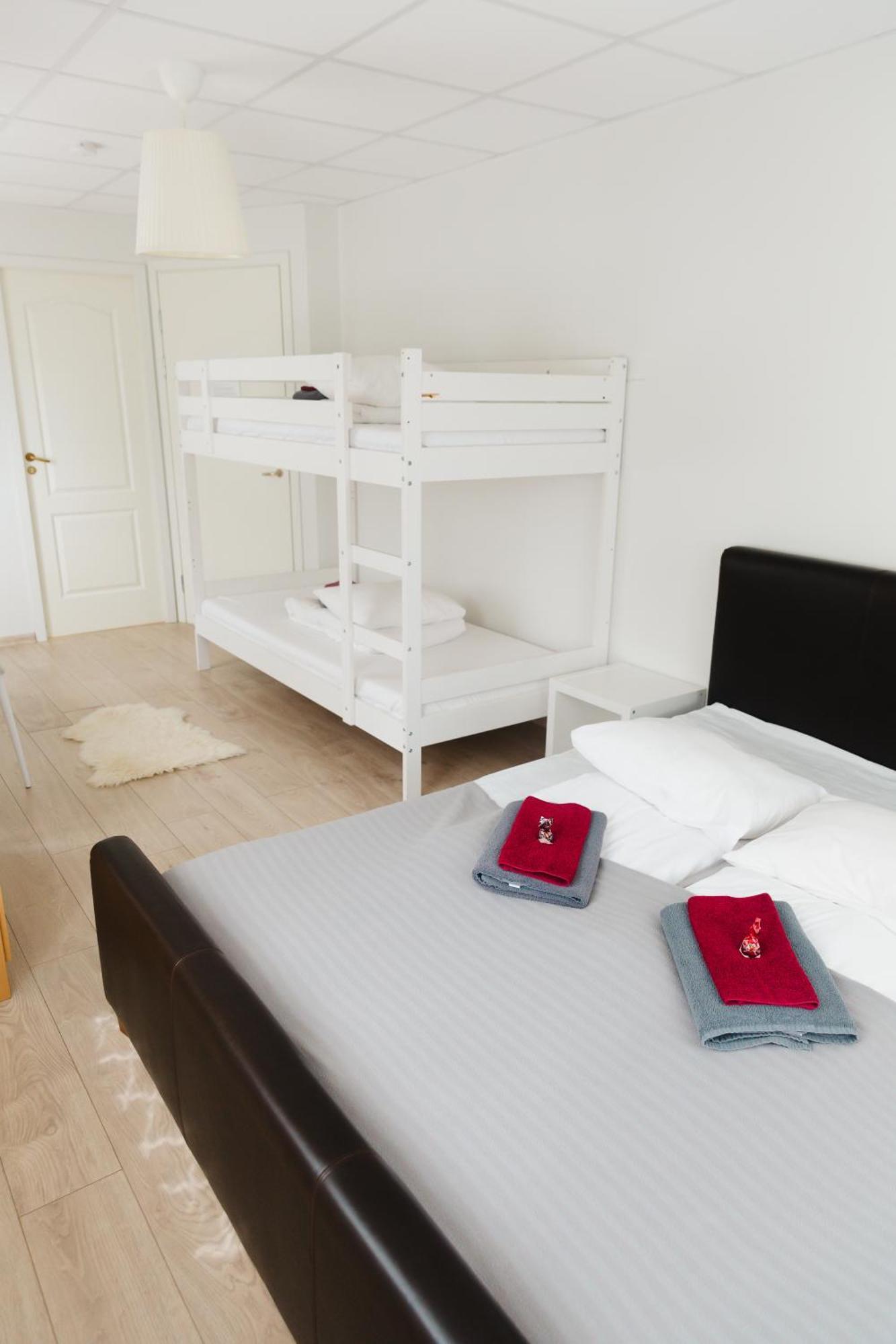 Konrad Family Guesthouse Курессааре Екстер'єр фото