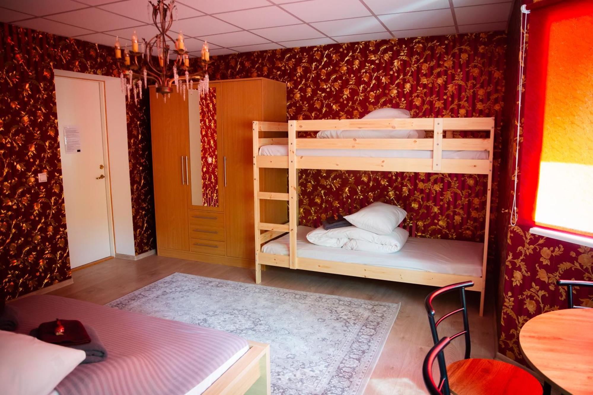 Konrad Family Guesthouse Курессааре Екстер'єр фото
