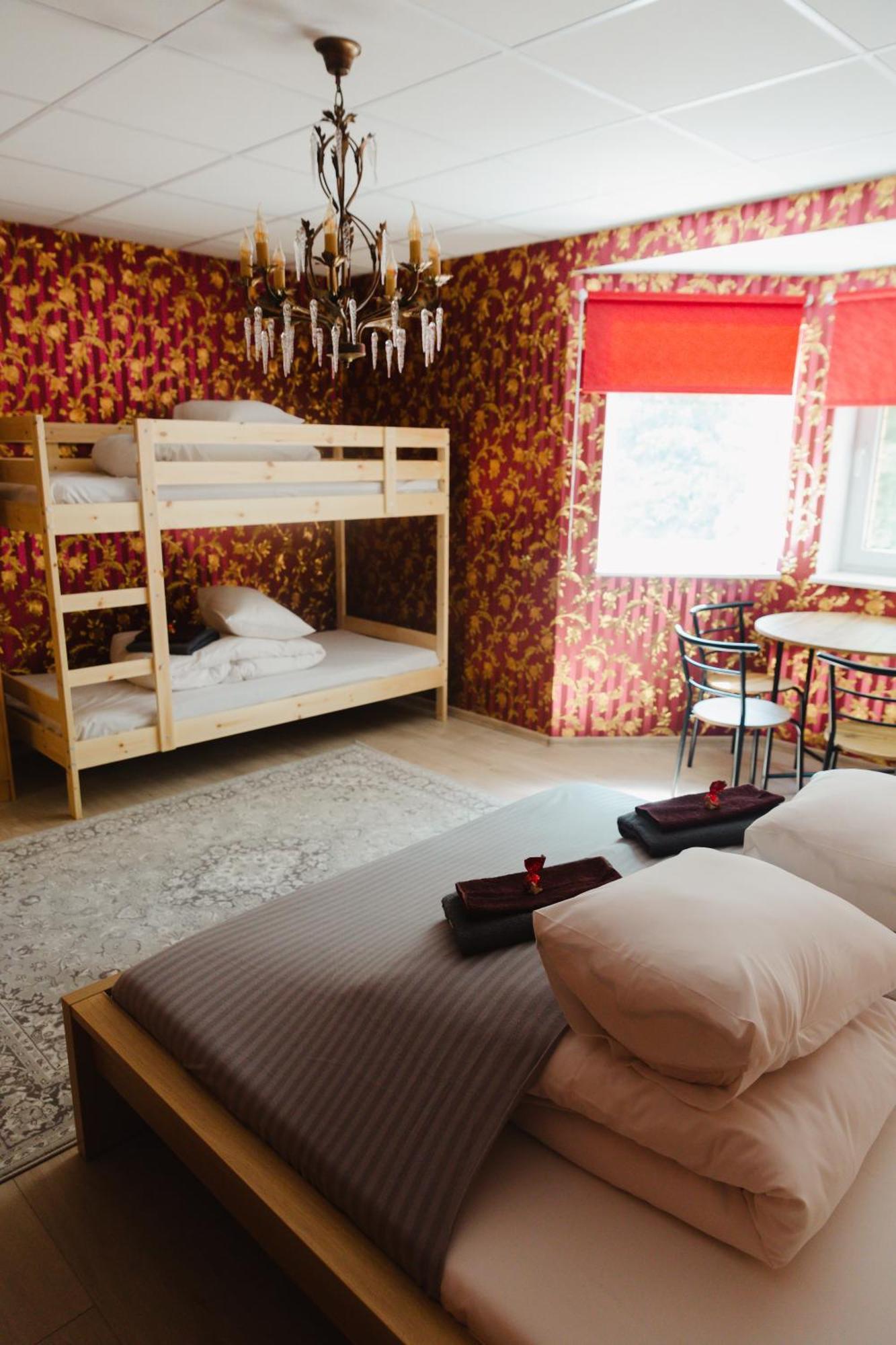 Konrad Family Guesthouse Курессааре Екстер'єр фото