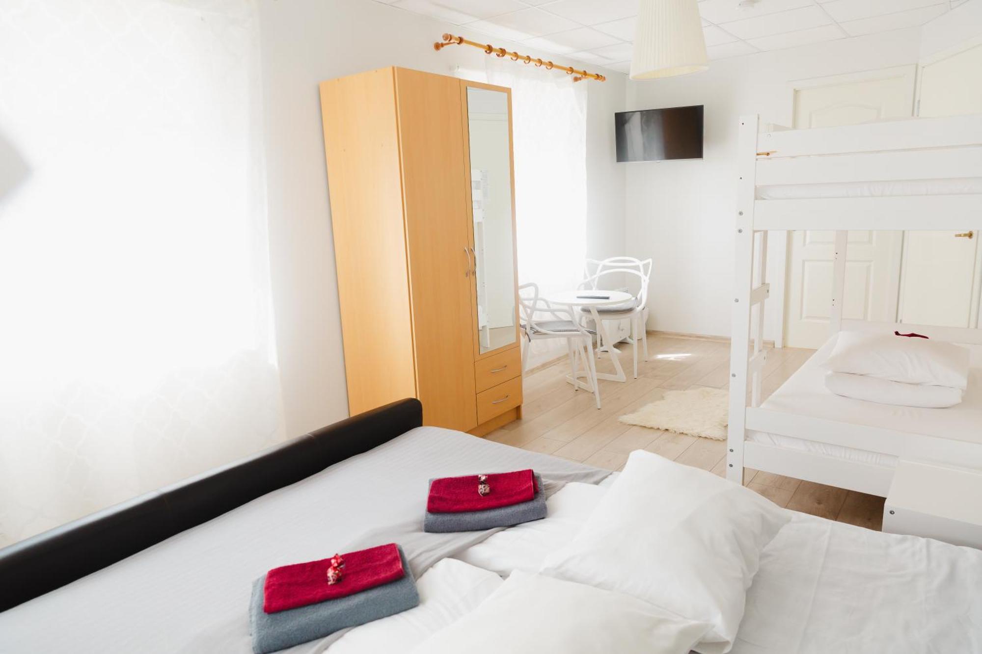 Konrad Family Guesthouse Курессааре Екстер'єр фото